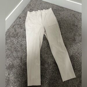 The tapered ankle women’s dress pants size 8